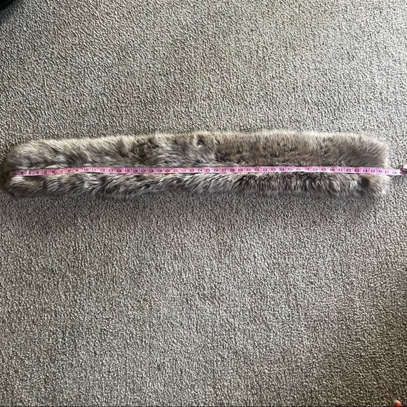 Faux fur shawl/wrap - Picture 2 of 6